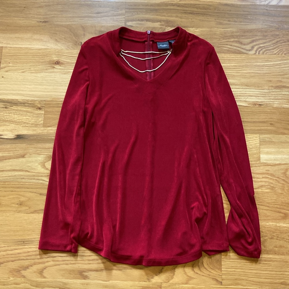 Chico's Travelers Size 1 US Size 8/10 red Tunic Top with built in necklace